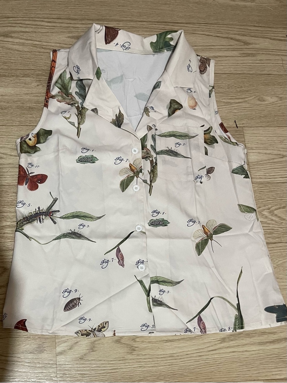 Sleeveless Botanical Print Button-Up Top - Cream /cottage core.